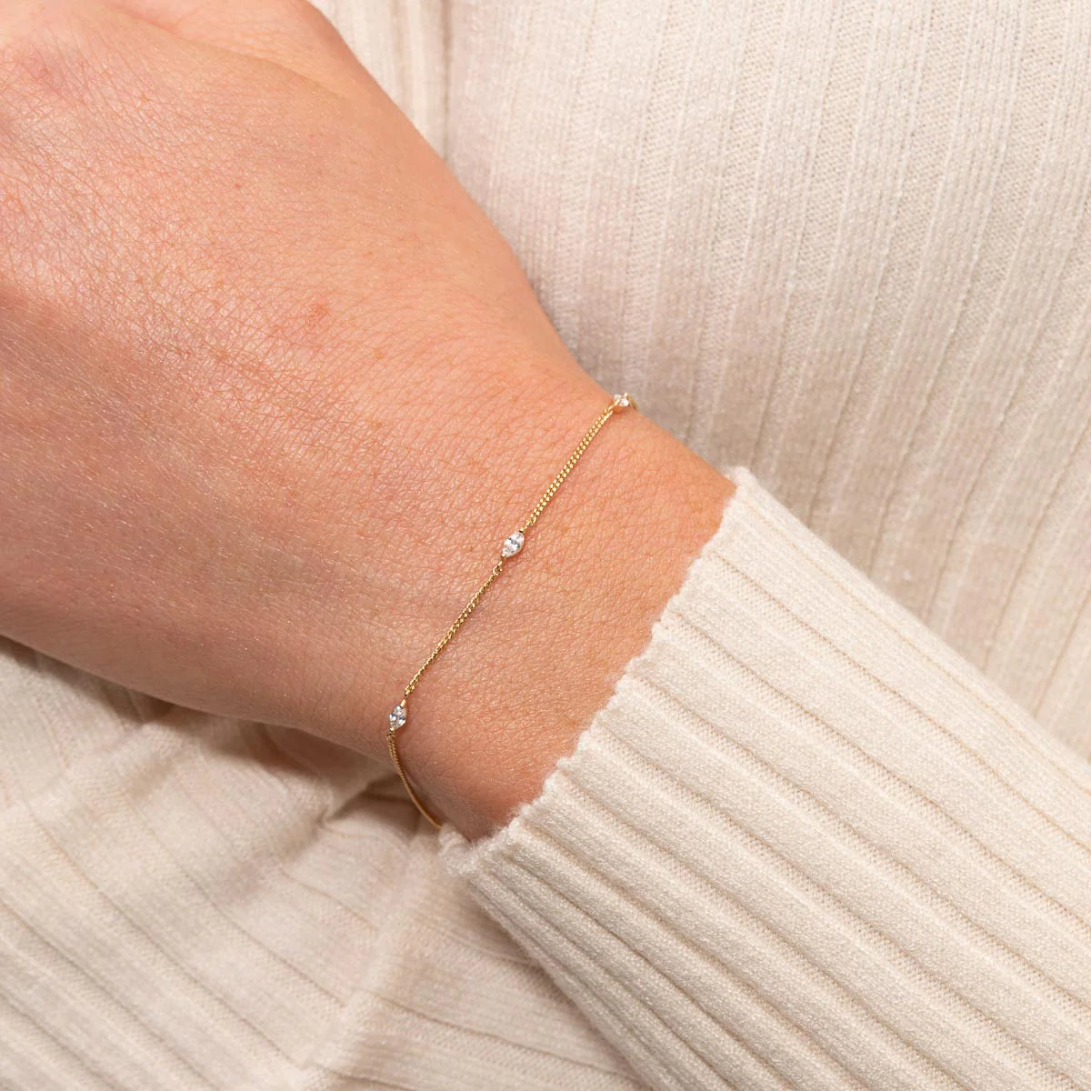 Astrid & Miyu - Crystal Gold Chain Bracelet