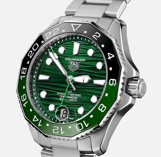 TAG Heuer Aquaracer Professional 300 GMT in Steel Green
